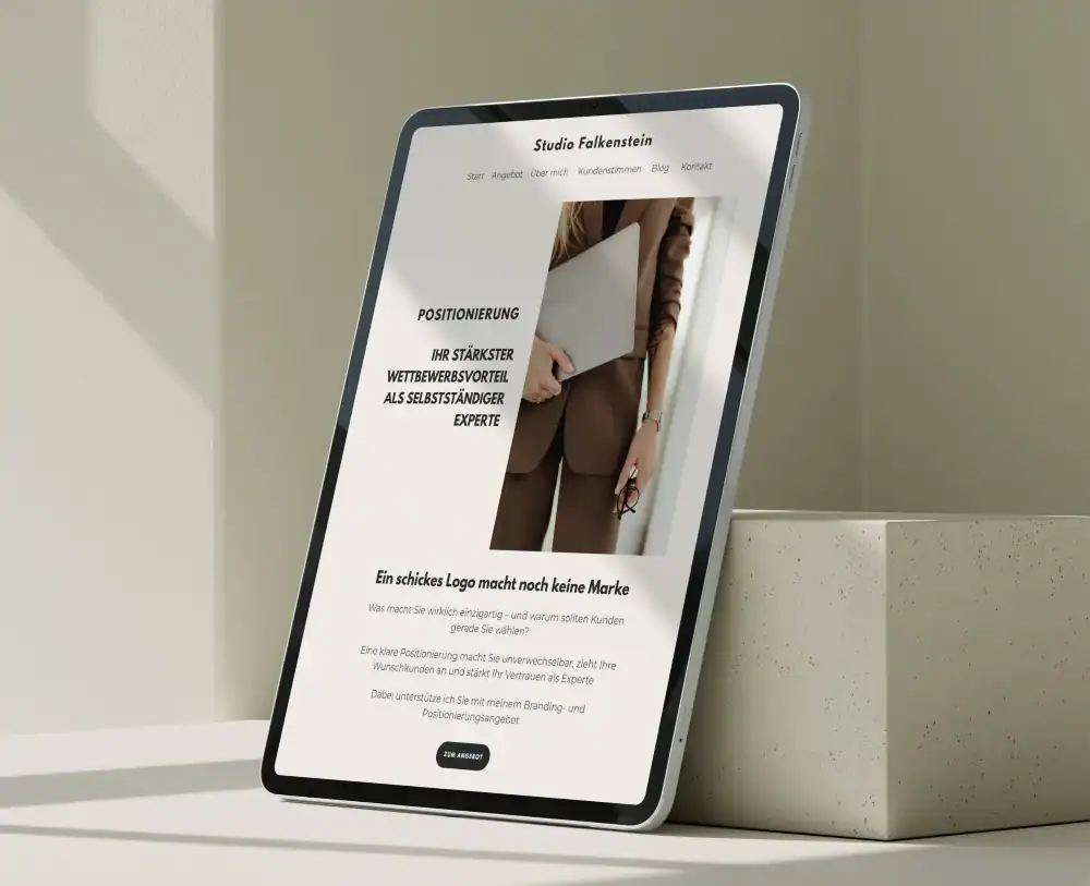 Tablet mit Website-Demo-Falkenstein